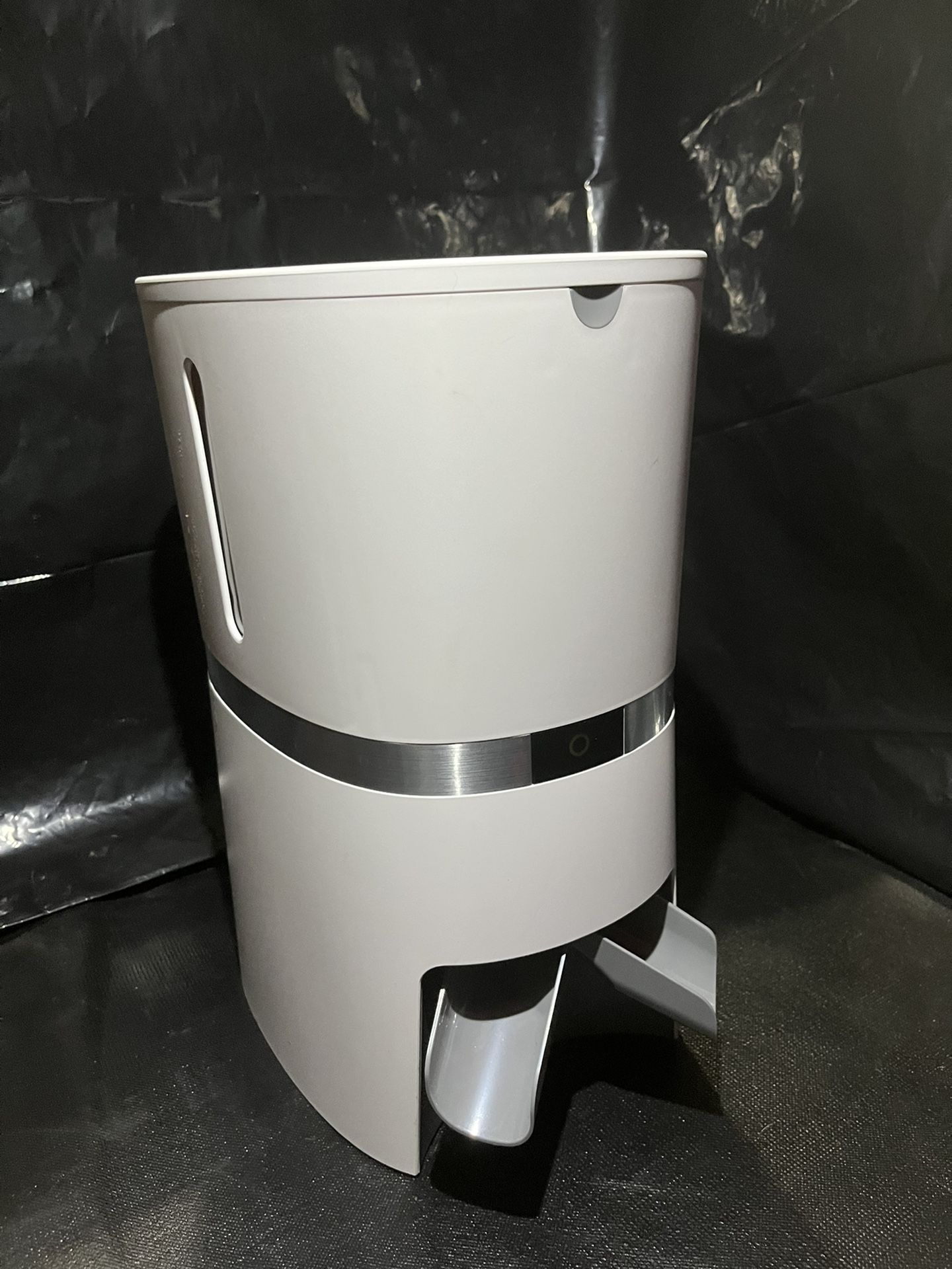 WellToBe Automatic Cat/Dog Feeder 