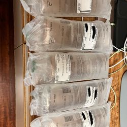 Sub Q Lactated Ringer Fluids And Tubing for SQ Fluid Treatment For Cats