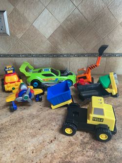 Build-a-Truck - Hot Wheels - Firetruck and Airplane
