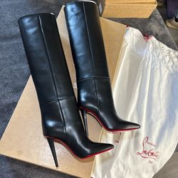Brand new, never worn Christian Louboutin Astrilarg Botta 100 boots in classic black calf leather.