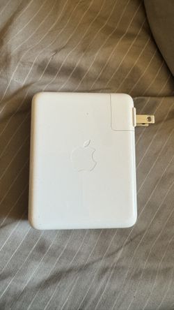 Apple 140W USB-C Power Adapter