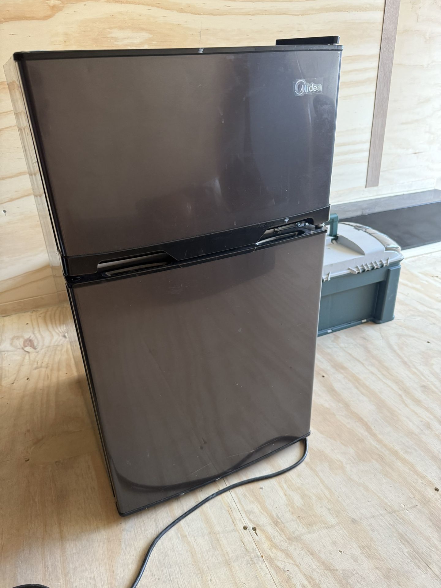 Midea Mini Fridge 3.4 Cu Ft