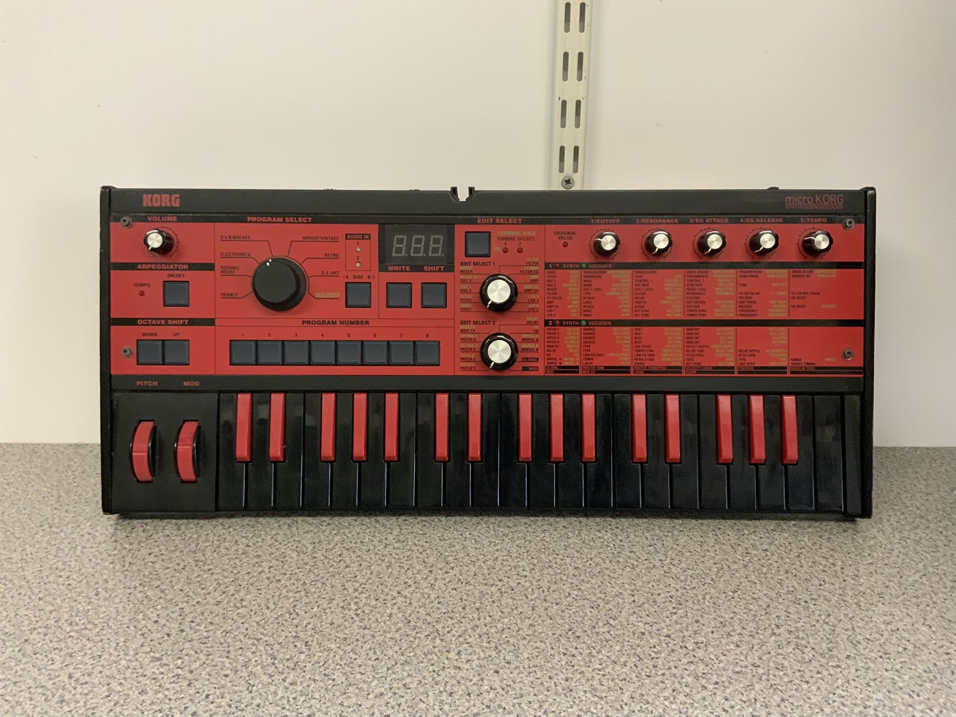 KORG microKORG Synthesizer/Vocoder Limited-Edition Red And Black