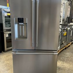 New! Frigidaire Professional 22.6 Cu Ft French Door 