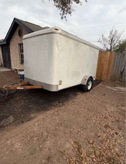 Enclosed trailer/ traila cerrada