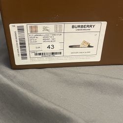 Size 9 Vintage Check Burberry Slides 