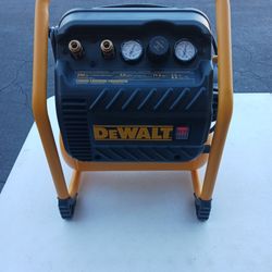 DeWalt 200 PSI 2.5 Gallon Compressor. New