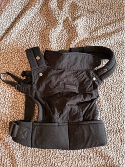 Momcozy carry on