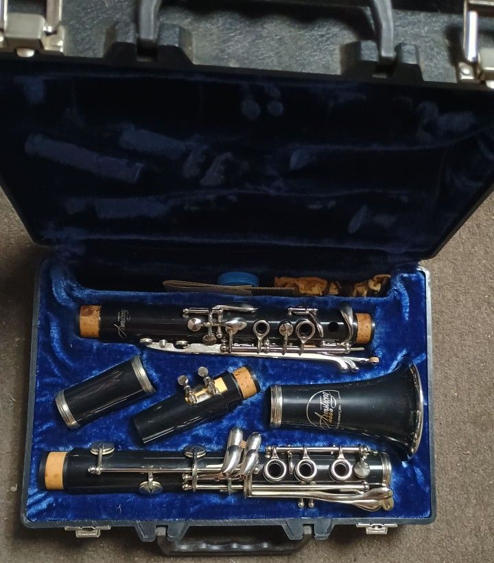 Armstrong Student Clarinet with Case