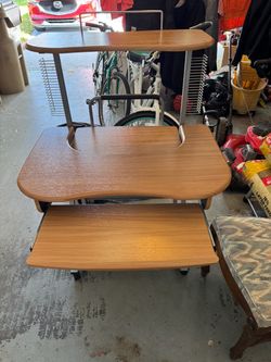 Computer desk