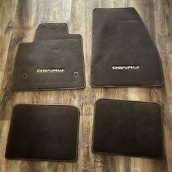 From 2017 GMC Acadia Denali floor mats new good for 2017-2023 