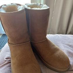 UGG Size 8