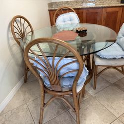 Dinning Table With 4 Chairs- Pick Up At Santee 