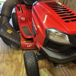 Craftsmen Riding Lawn Mower 