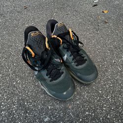 Kobe 10 FLIGHT (size 13)