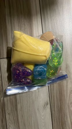 Random pack of needohs, dumplings, sand squishys, sugar squishies and ton more