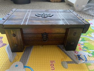Antique Jewelry Boc