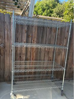 Wire shelving rack