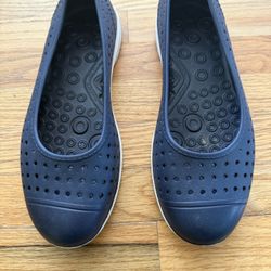 Skecher’s Navy Blue Slip-On Shoes Women’s Size 9