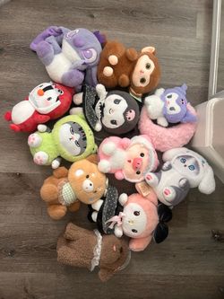 SQUISHMALLOWS & PLUSHIES (swipe to see all!)