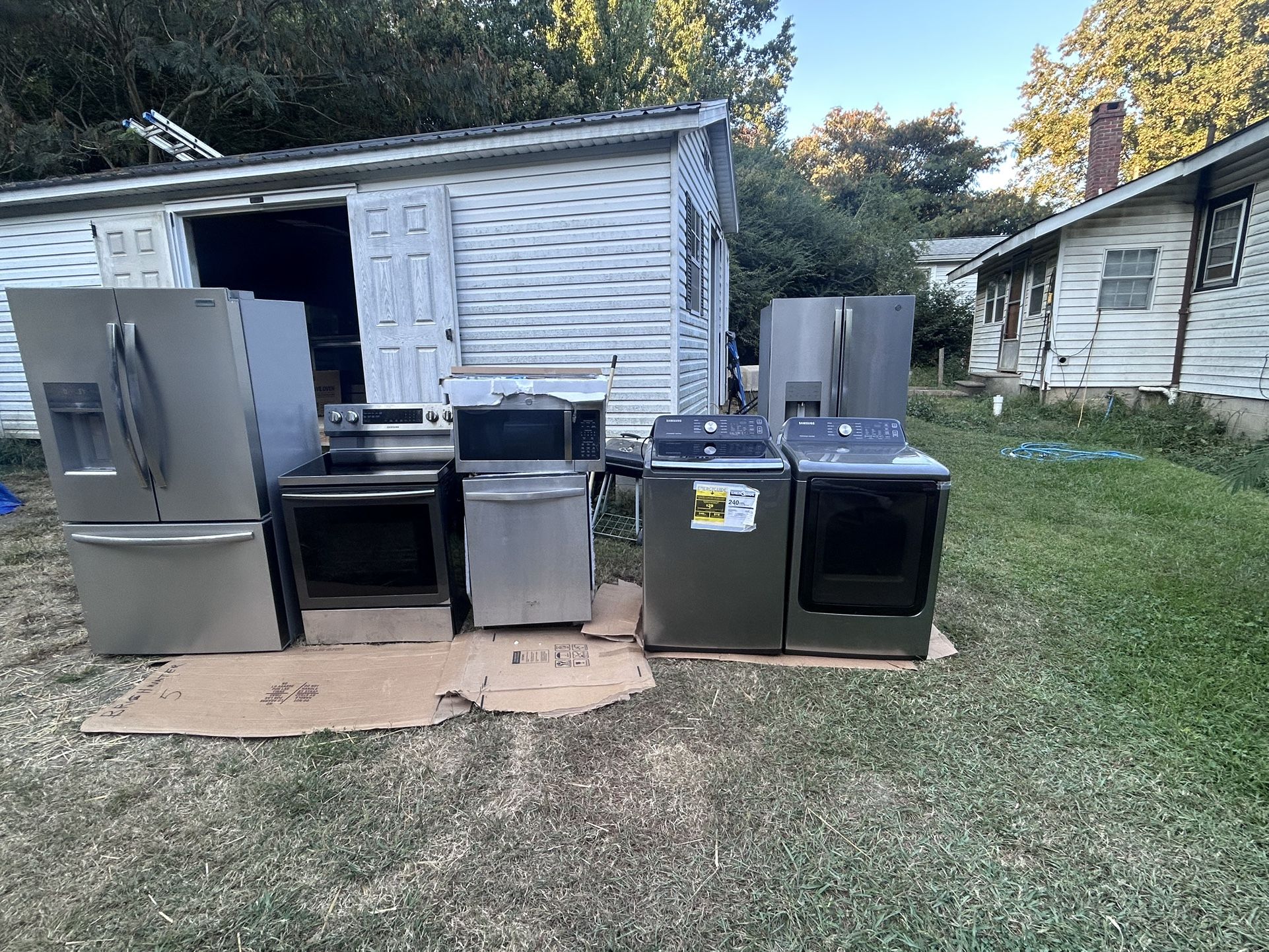 This Black Stainless Kitchen Package