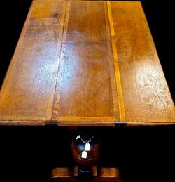 Early 20th Century Tiger Oak 4-6 Person Dining Table