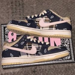Travis Scott Dunks Size 9