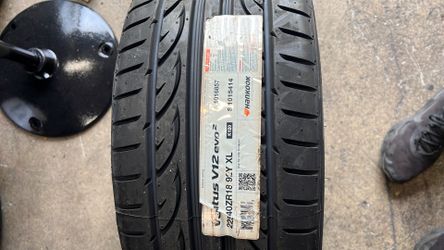 New!! 225/40/18 Hankook Ventus V12  evo2 92Y XL