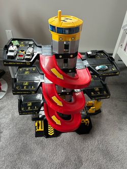 Hot wheels toy car garage