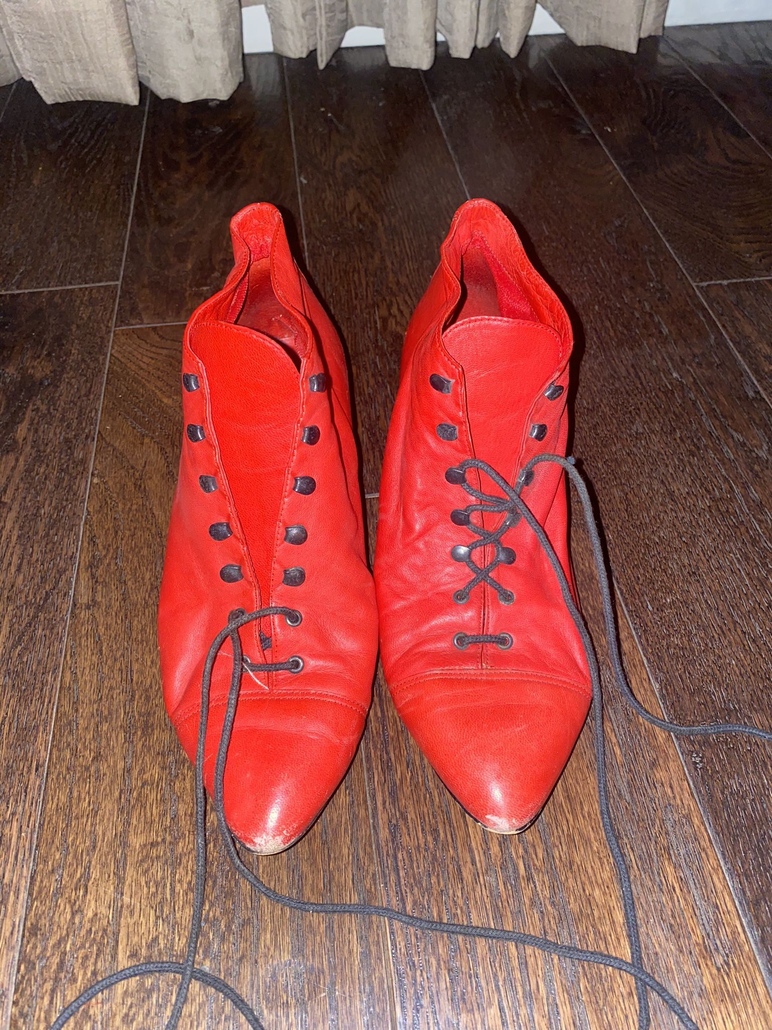 Vintage Red Heel
