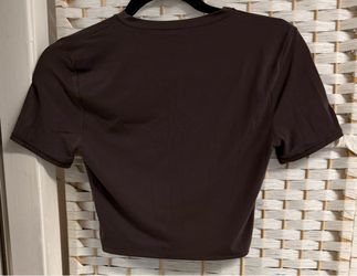 Lululemon Brown Cropped Short Sleeve Top Size 4