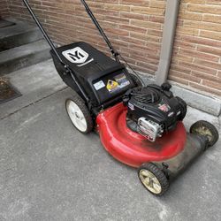 Yard Machines 21-in Walk Behind Push Lawn Mower with 140cc Briggs & Stratton Gas Powered Engine