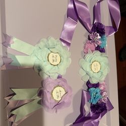 New baby shower, baby gender, mom and dad ribbons