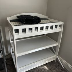 Baby Changing Table And Changing Pad