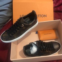 Woman’s Louis Vuitton Frontrow Sneaker