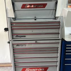 Snap On KRA4107 & KRA4114 Top & Bottom Toolbox. Gray w/ red trim - Tool Chest - 40" Box