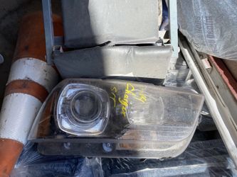 Driver side headlight for 2011 - 2014 Dodge Charger SRT
