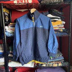 Vintage Nike Windbreaker🔥 size Medium in Kids for $30‼️‼️