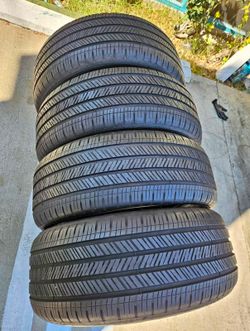 215 55 r17 Michelin I'm selling this set of tires with 80% life left on all 4