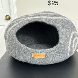 MEOWFIA Cat Cave – Premium Felt Cat Bed Large