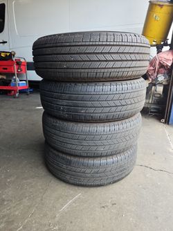 225/65/17 Michelin tires 225 65 17
