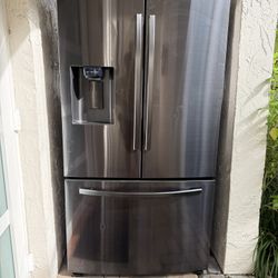 Samsung Refrigerator 23cu. Ft.