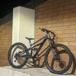 PART OUT FULL SUSPENSION MTB