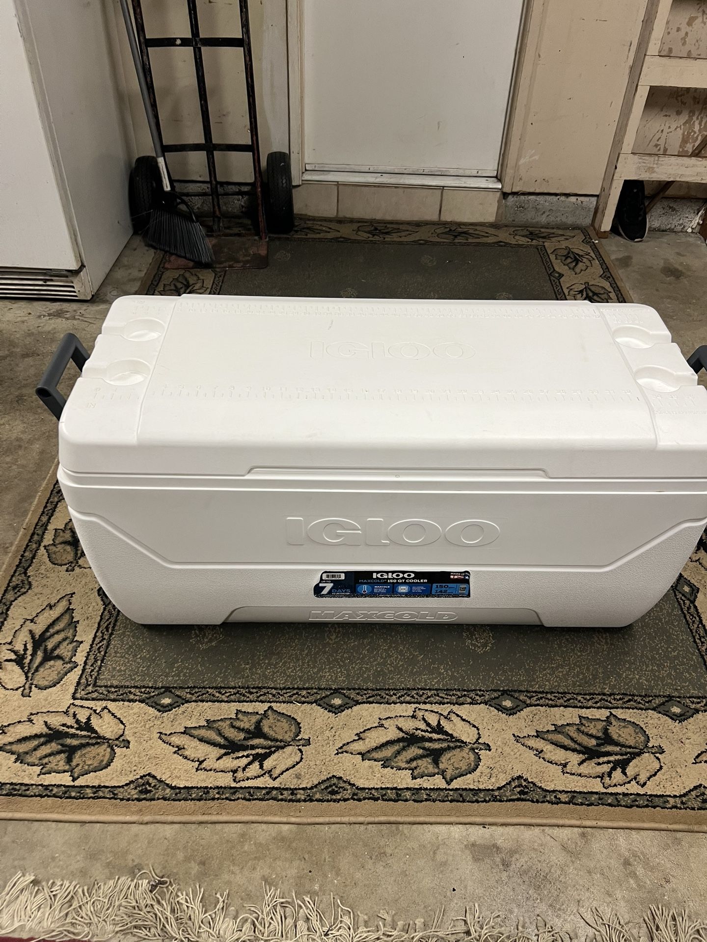 Igloo 7 Day Ice Cooler 152 Qt Used Once For Camping 