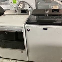 Maytag Deep Fill High Efficiency Agitator Large ( 5.2cu ft ) Top-Load Washer And Maytag - 7.4 Cu. Ft. Smart Electric Dryer with Extra Power 