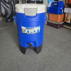 Igloo Sport 5 Gallon Beverage Cooler w/ Wheels – Clean