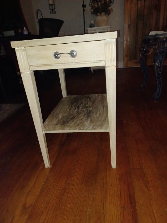 ClickDecor Murphy End Table, brown