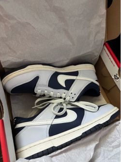 Nike dunks - 5.5y