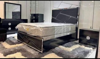 BLACK & SILVER BEDROOM SET - TALL HEADBOARD!!!