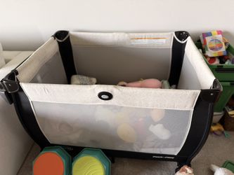 Baby Travel Bassinet Playard -Graco Pack N Play